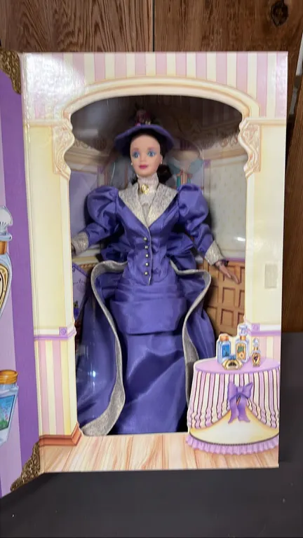 VINTAGE 1997 AVON EXCLUSIVE BARBIE AS MRS. P.F.E. ALBEE *IN ORIGINAL BOX*