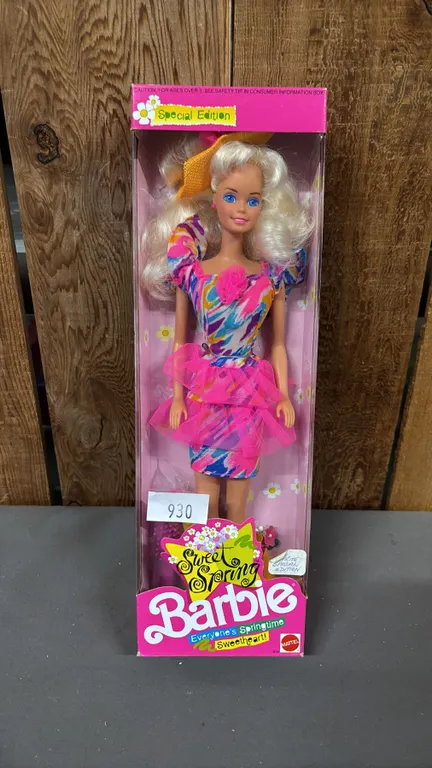 VINTAGE 1992 SWEET SPRING BARBIE *IN ORIGINAL BOX*