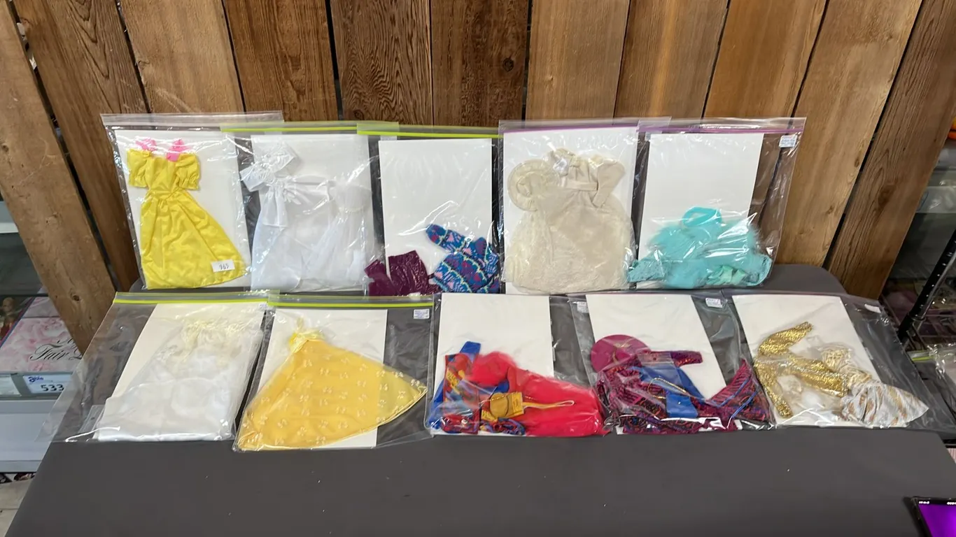COLLECTION OF ASSORTED VINTAGE BARBIE CLOTHES IN BAGS *NO BOXES*