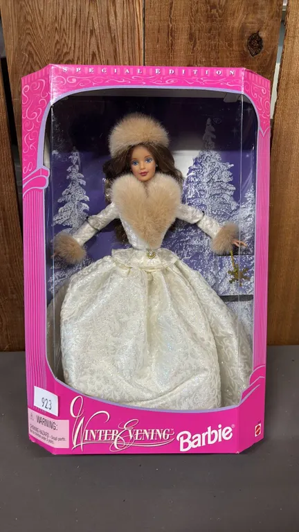 VINTAGE 1998 WINTER EVENING BARBIE *IN ORIGINAL BOX*