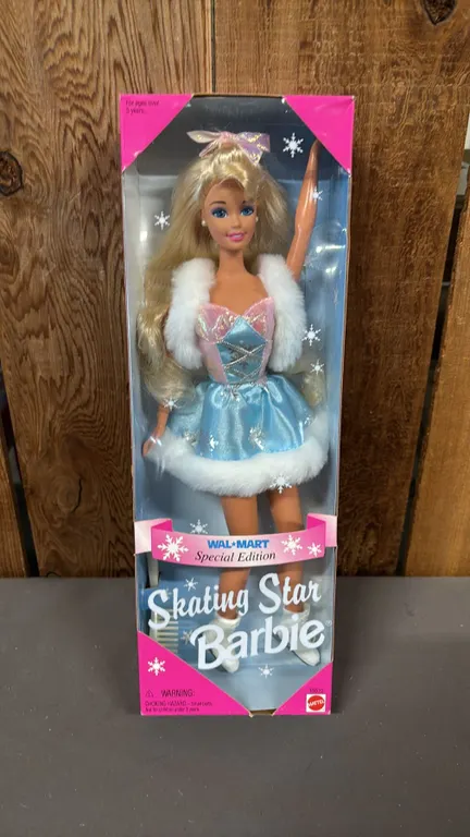 VINTAGE 1995 WALMART EXCLUSIVE SKATING STAR BARBIE *IN ORIGINAL BOX*