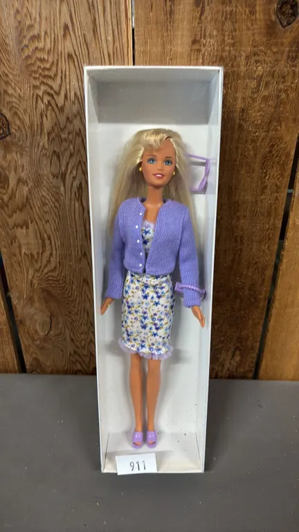 VINTAGE SKIPPER IN FASHION AVENUE SUNDAY BRUNCH OUTFIT