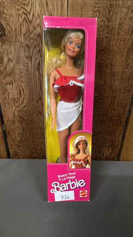 VINTAGE 1984 BEACH TIME BARBIE *IN ORIGINAL BOX*