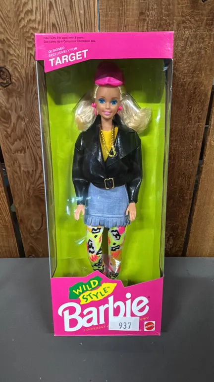 VINTAGE 1992 TARGET EXCLUSIVE WILD STYLE BARBIE *IN ORIGINAL BOX*