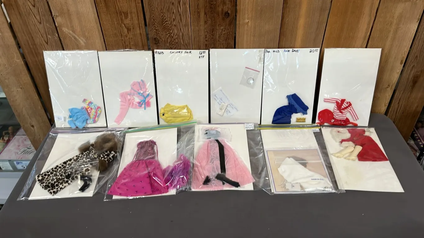 COLLECTION OF ASSORTED VINTAGE BARBIE CLOTHES IN BAGS *NO BOXES*
