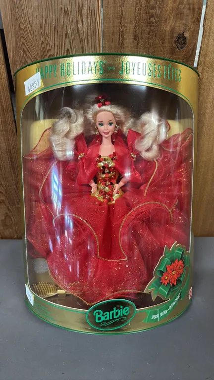 VINTAGE 1993 HAPPY HOLIDAYS BARBIE *IN ORIGINAL BOX*