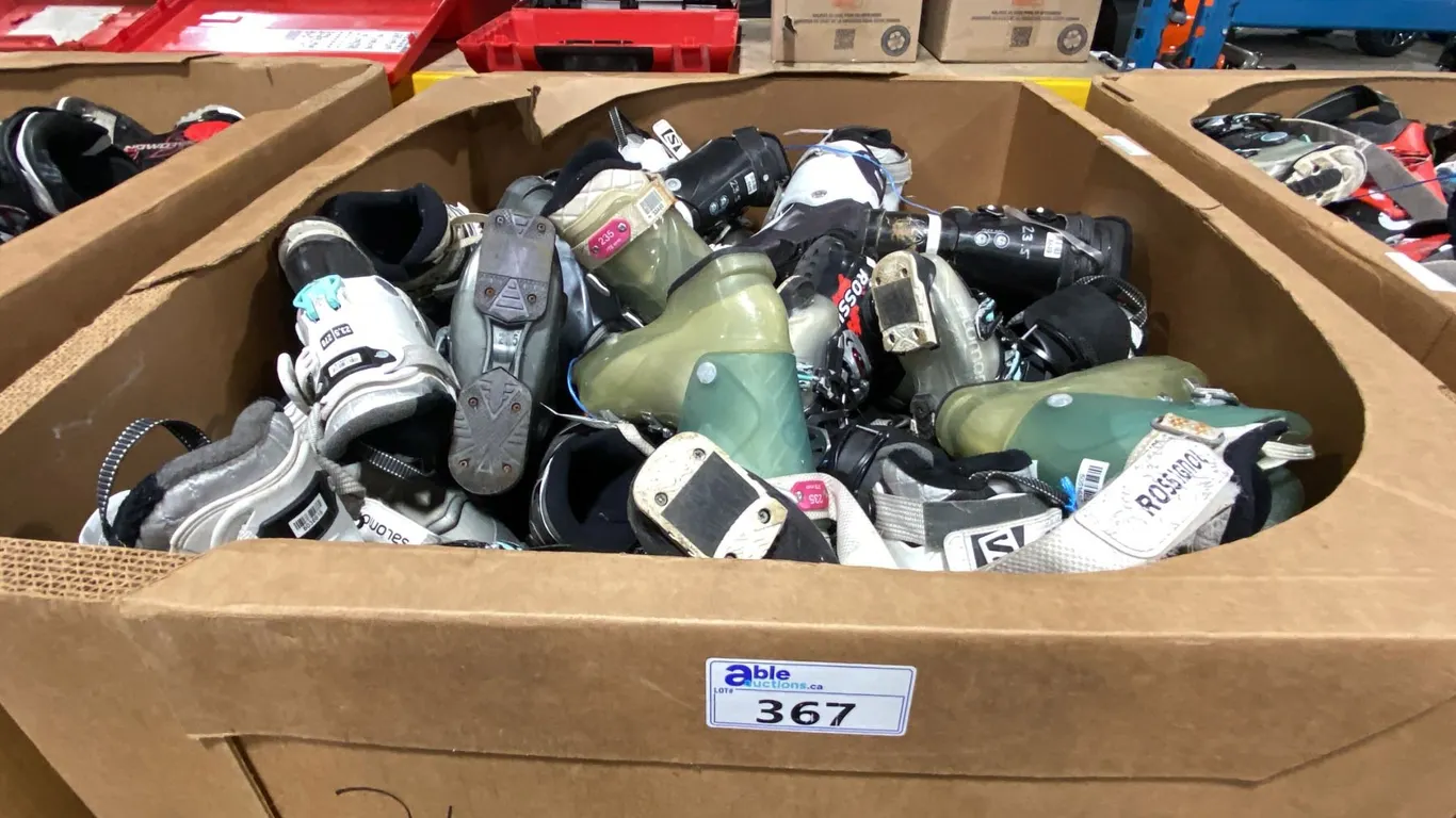 PALLET CRATE OF APPROXIMATELY 50 ASSORTED PAIRS OF SKI BOOTS *MUST TAKE ALL ON PALLET, PALLET CRATE