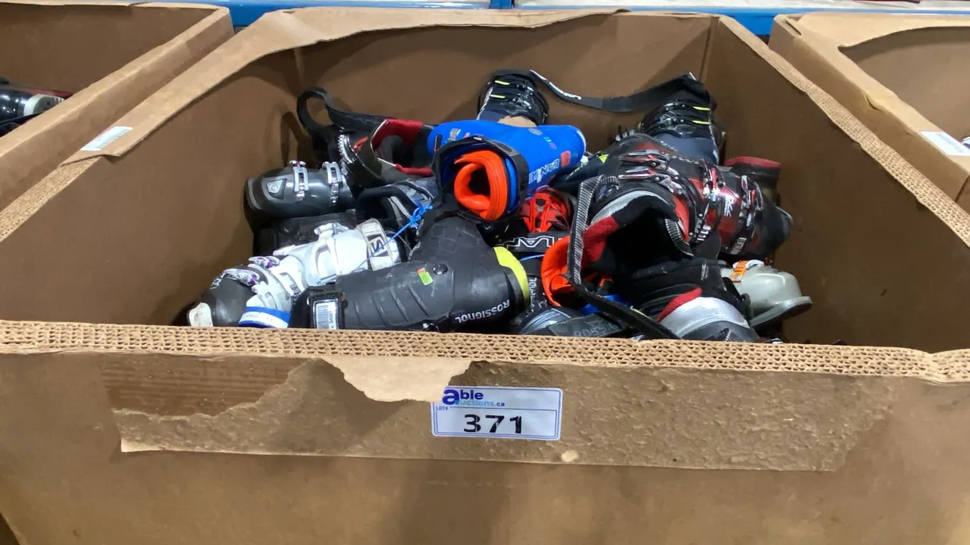 PALLET CRATE OF APPROXIMATELY 50 ASSORTED PAIRS OF SKI BOOTS *MUST TAKE ALL ON PALLET, PALLET CRATE