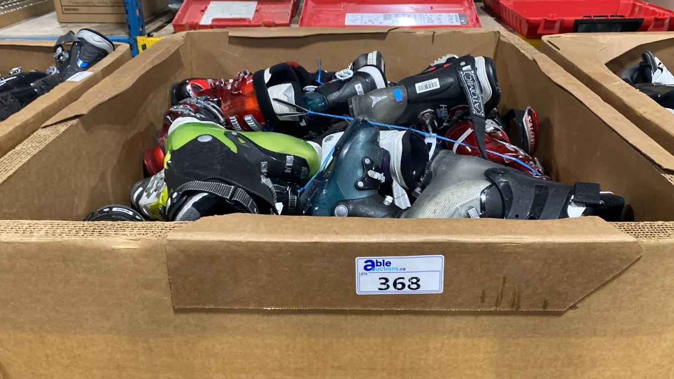 PALLET CRATE OF APPROXIMATELY 50 ASSORTED PAIRS OF SKI BOOTS *MUST TAKE ALL ON PALLET, PALLET CRATE