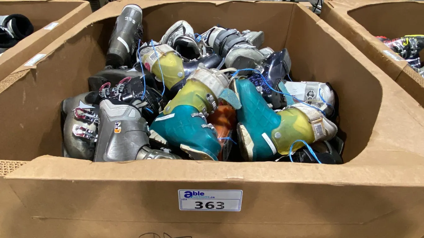 PALLET CRATE OF APPROXIMATELY 50 ASSORTED PAIRS OF SKI BOOTS *MUST TAKE ALL ON PALLET, PALLET CRATE
