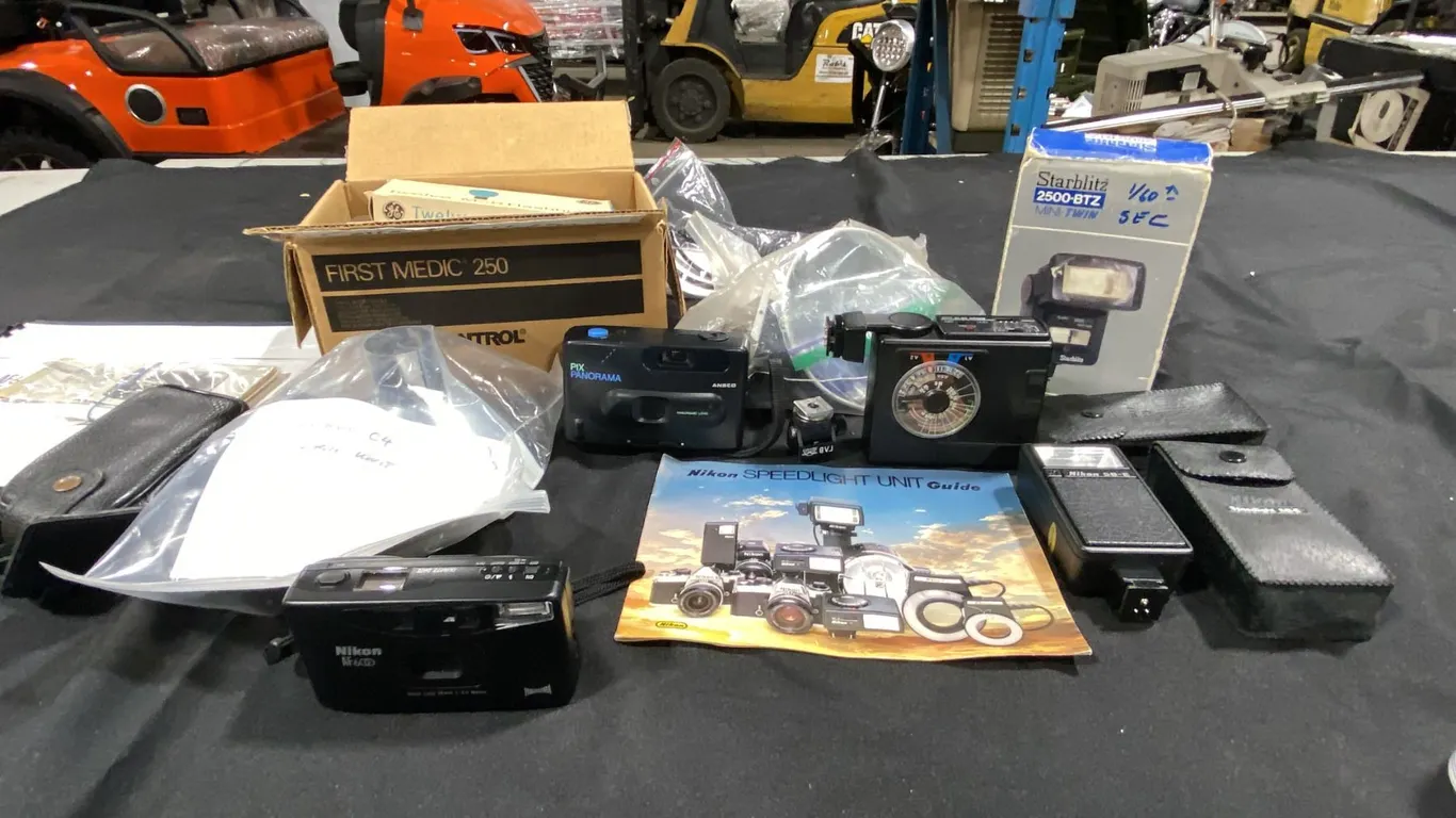 ANSCO PIX PANORAMA CAMERA, NIKON AF600 PANORAMA CAMERA, ASSORTED CAMERA FLASH ATTACHMENTS & PARTS