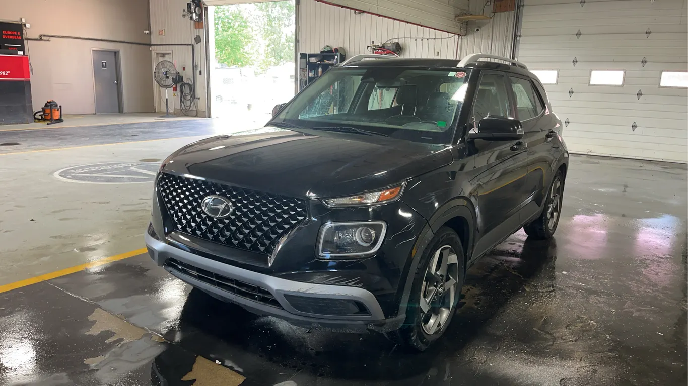 2024 Hyundai VENUE SEL 4dr Crossover
