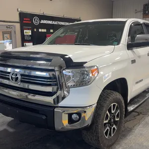 2016  Toyota  Tundra  SR5 5.7L V8 CrewMax 4WD