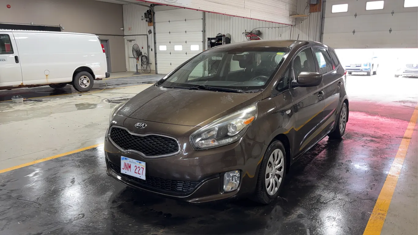 2016 Kia Rondo FX