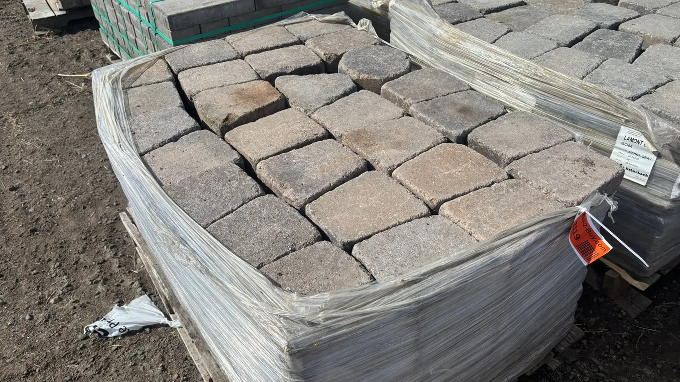 89 Sq. Ft. Lamont Circle Interlock Landscape Pavers