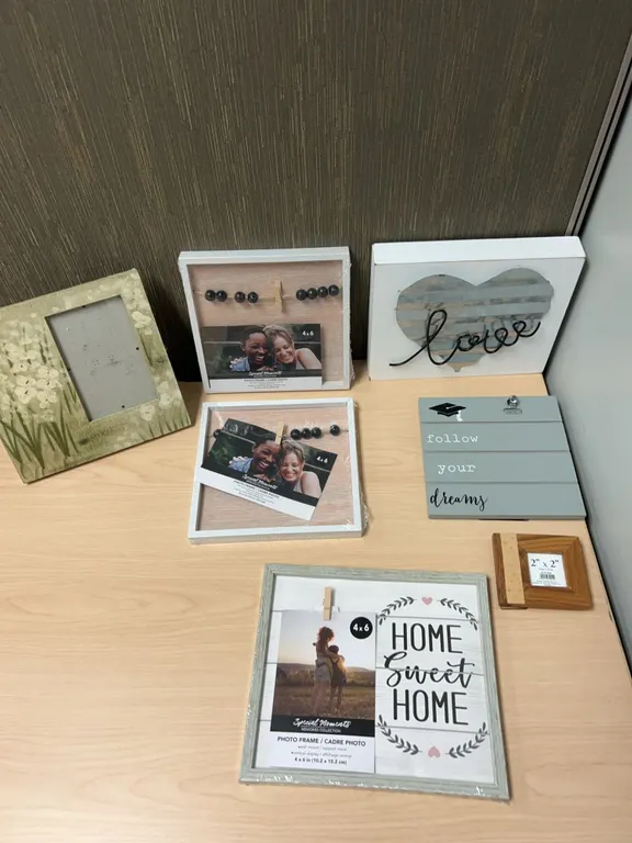 Decorative Photo Frames and Wall Plaques Group