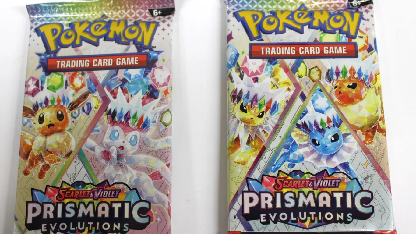 2 Pokémon Prismatic Evolutions Booster Packs