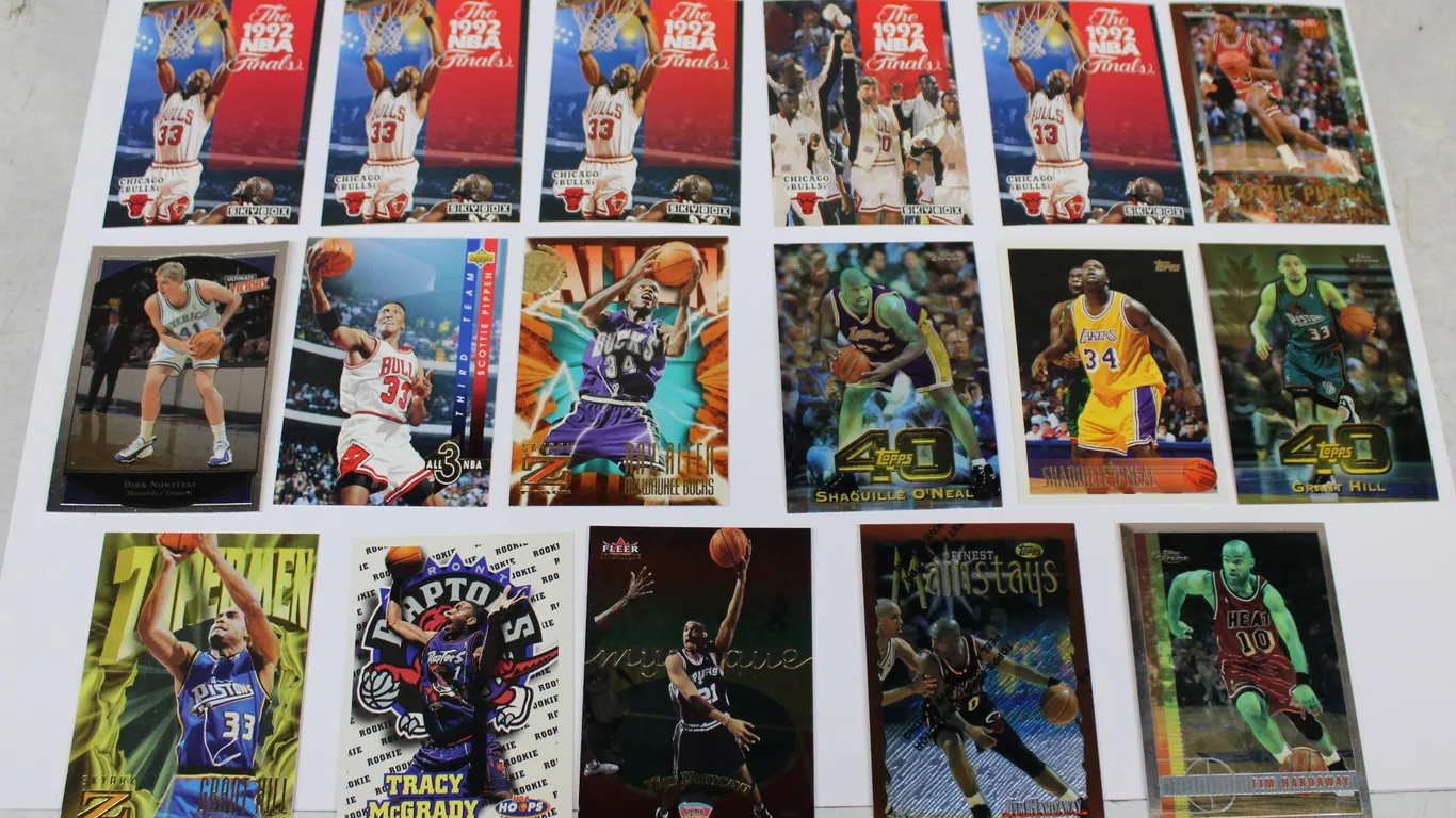 NBA Basketball Cards Lot of 17