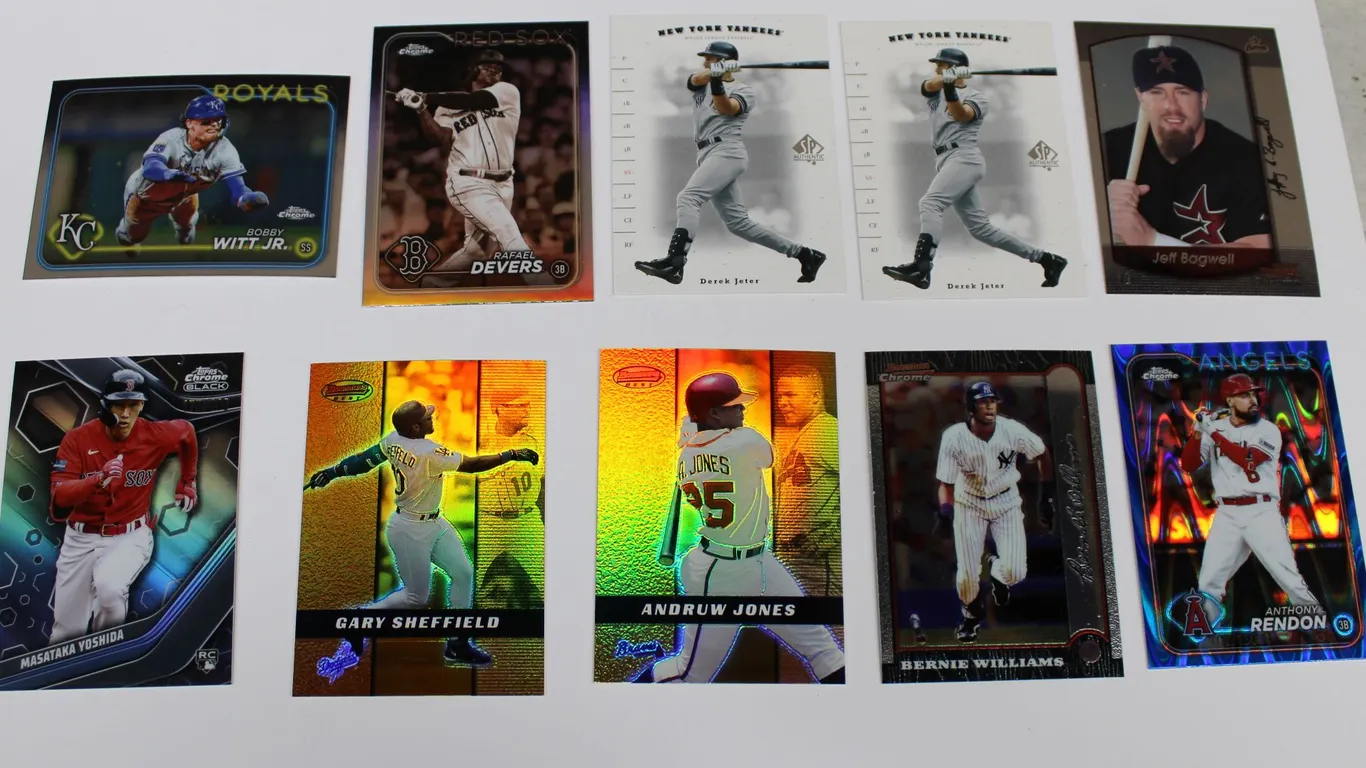 10 Assorted MLB Baseball Cards