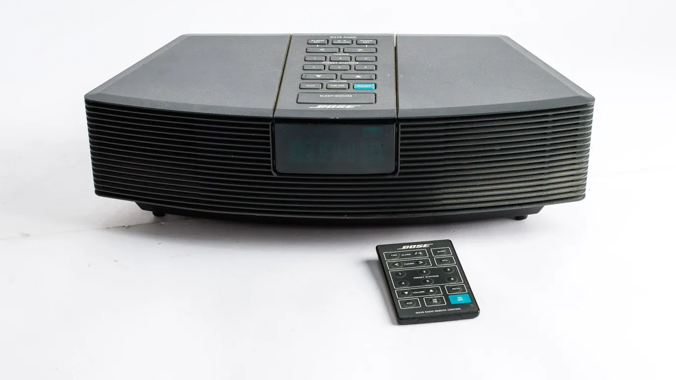 Bose Wave Radio Model AWR1-1W AM/FM Tabletop Alarm Clock Radio