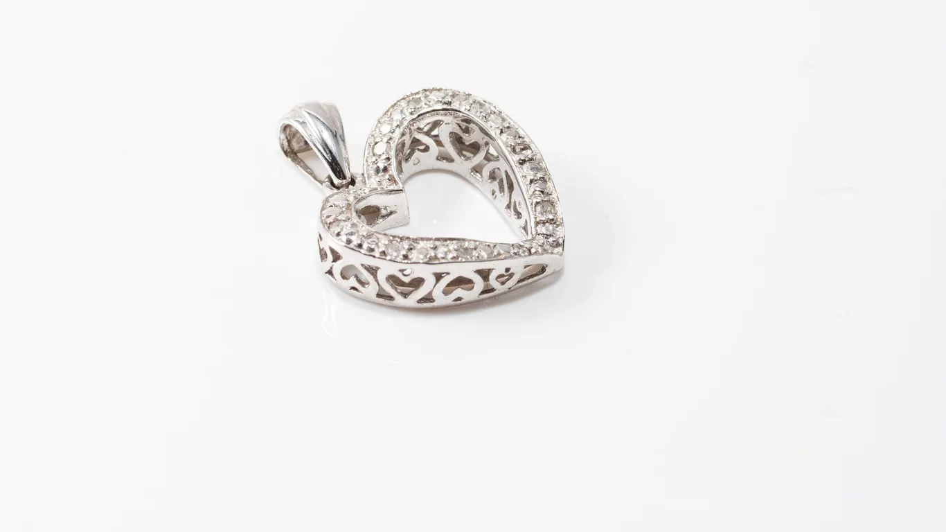 10K White Gold and Diamond Heart Pendant
