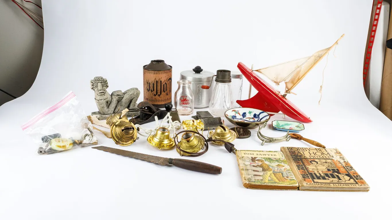Collection Vintage and Antique Items