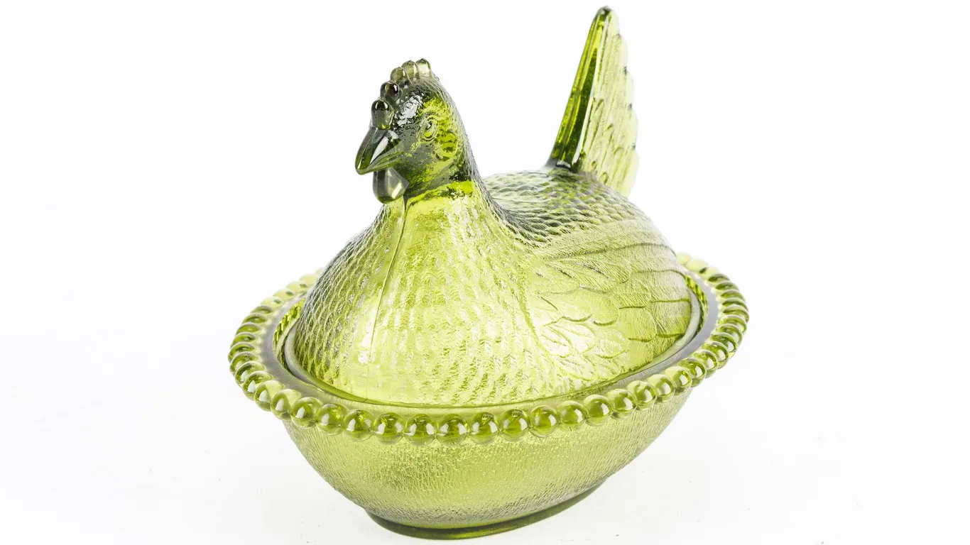 A Vintage MCM Indiana Glass "Hen on Nest" Dish