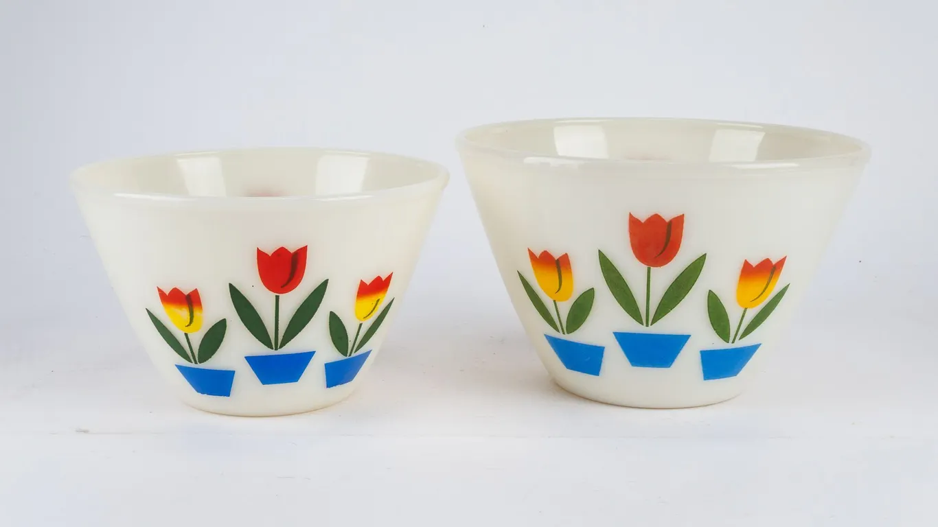 Vintage Fire-King Fire King Tulip Milk Glass Mixing Bowl Set