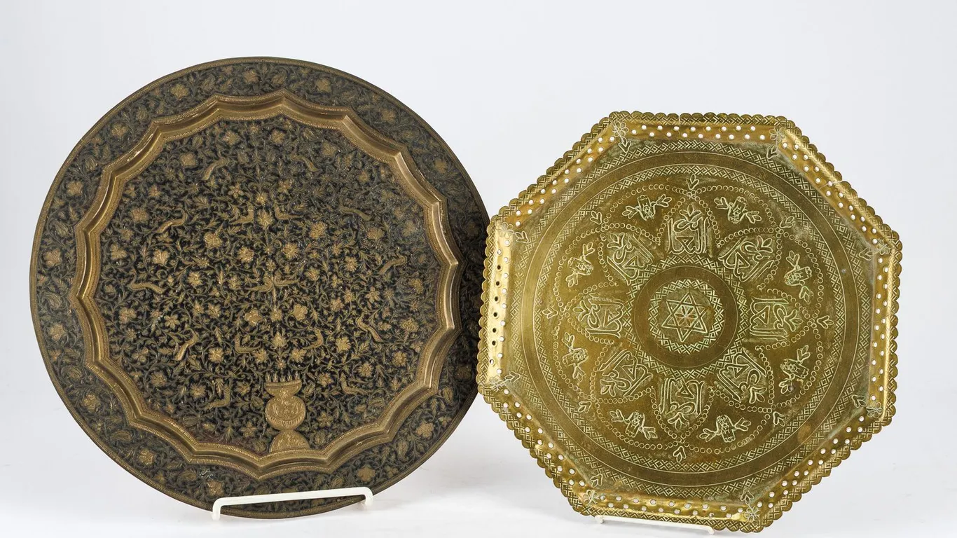 Vintage Brass Platter & Wall Hanging Plaque