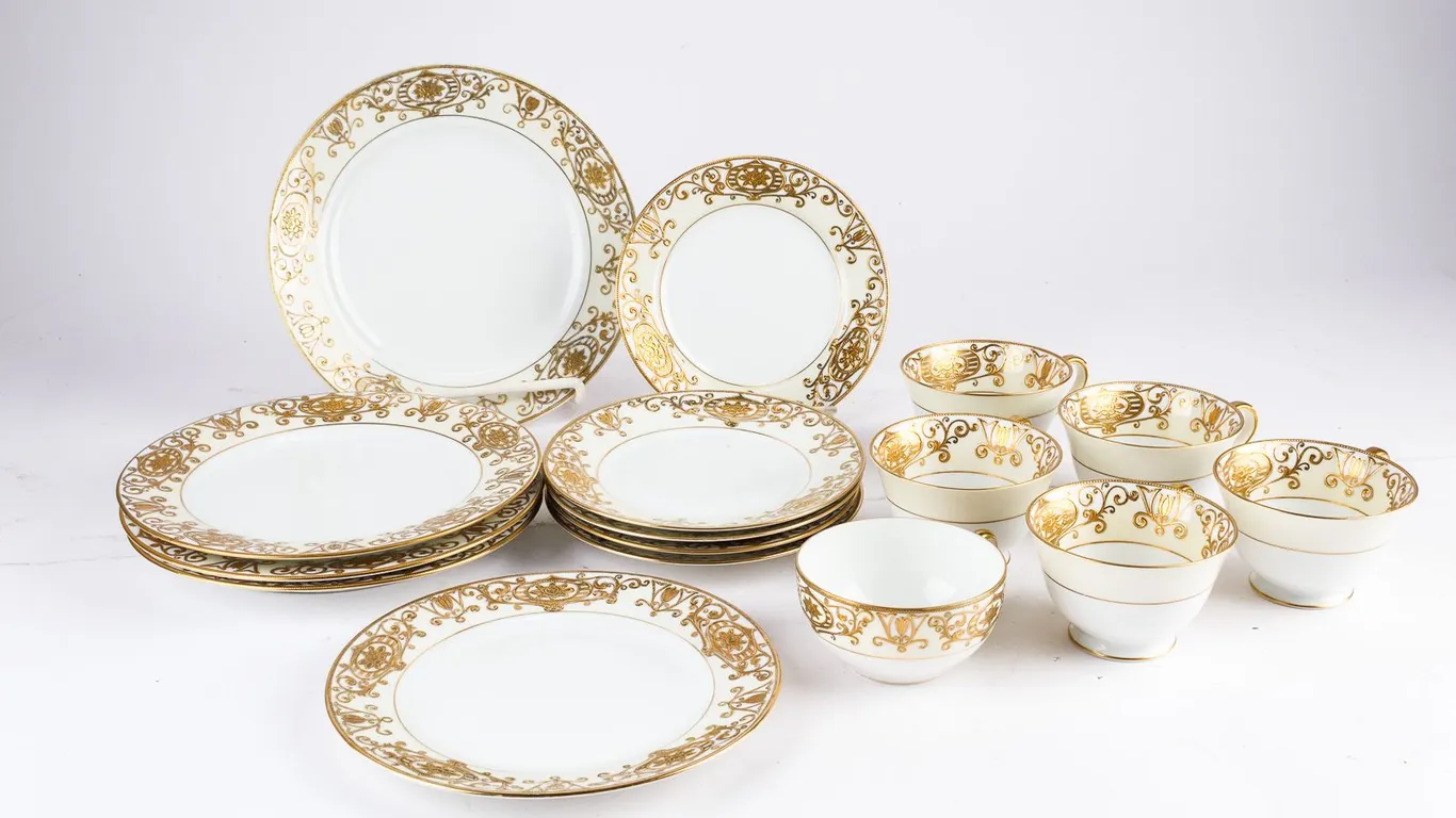 A Set of Amazing Noritake No. 175 Christmas Ball Plates & Teacups