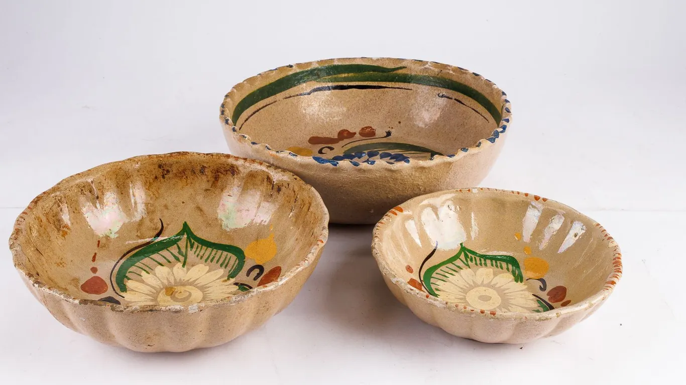 A Set of Three Amazing Antique Mexican Tlaquepaque Pottery Bowls.
