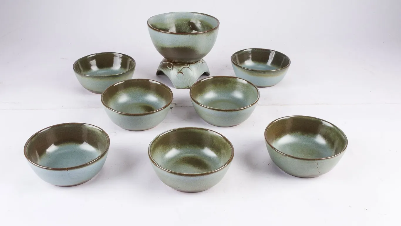 8-Piece Ceramic Bowl Set in Green Gradient Glaze