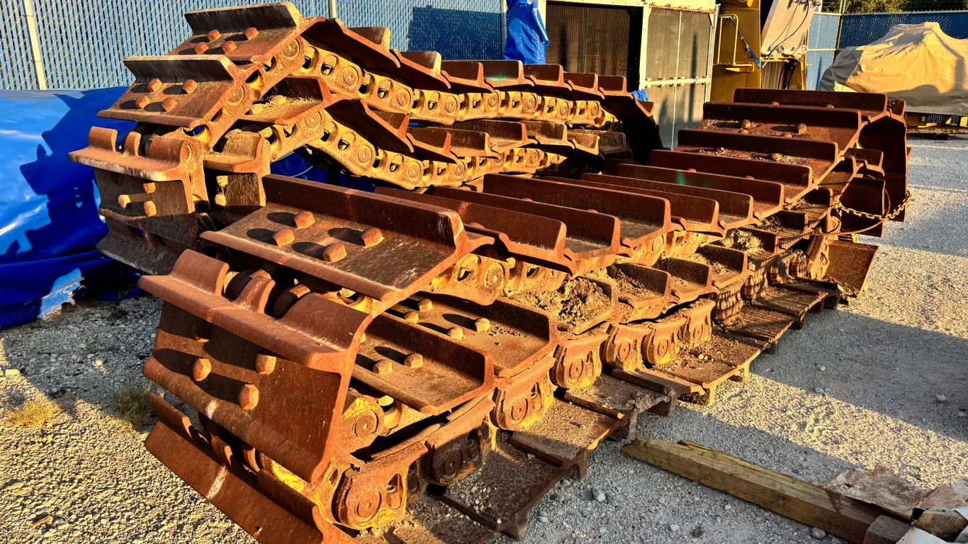CAT 32 INCH TRACKS TO FIT D11T
