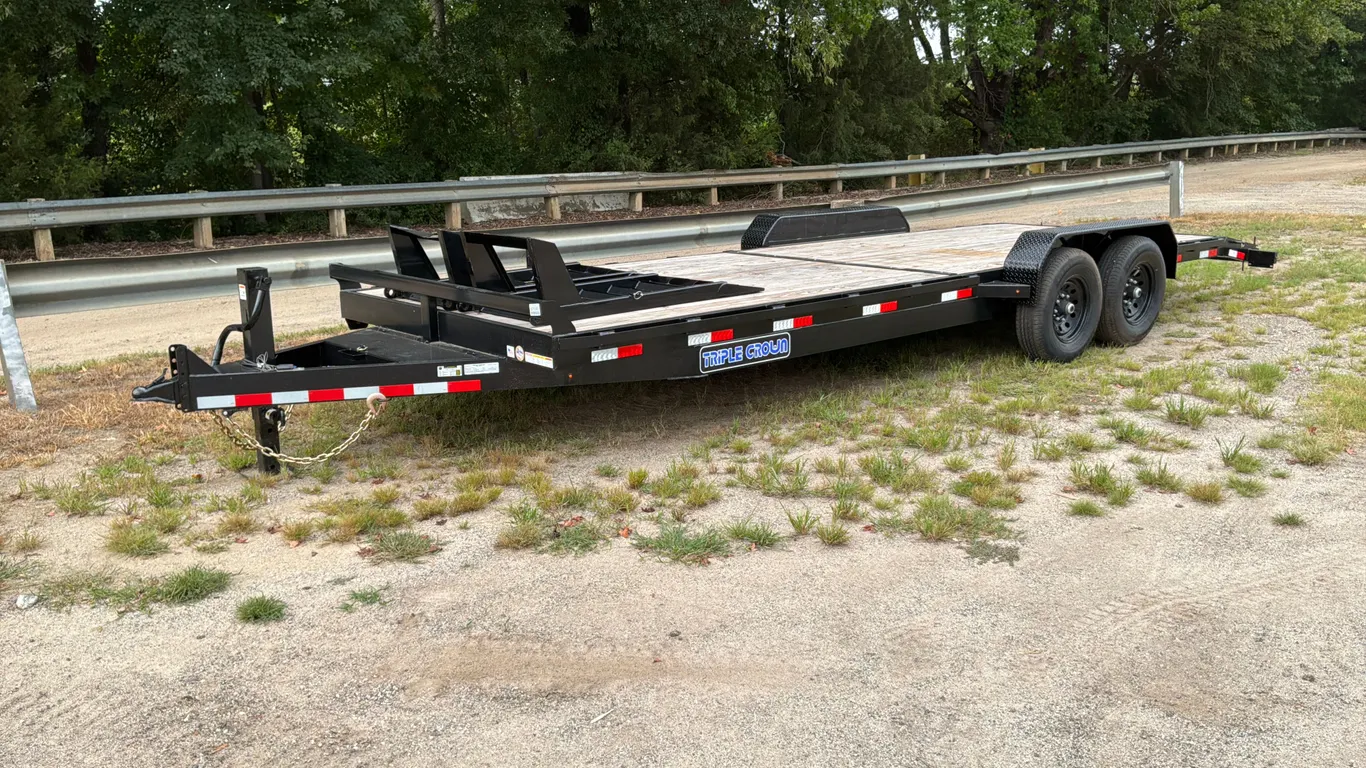 UNUSED 2027 TRIPLE CROWN TRAILERS, INC E7X2414K CAR HAULER TRAILER VIN: 1XNBE2420V2051969