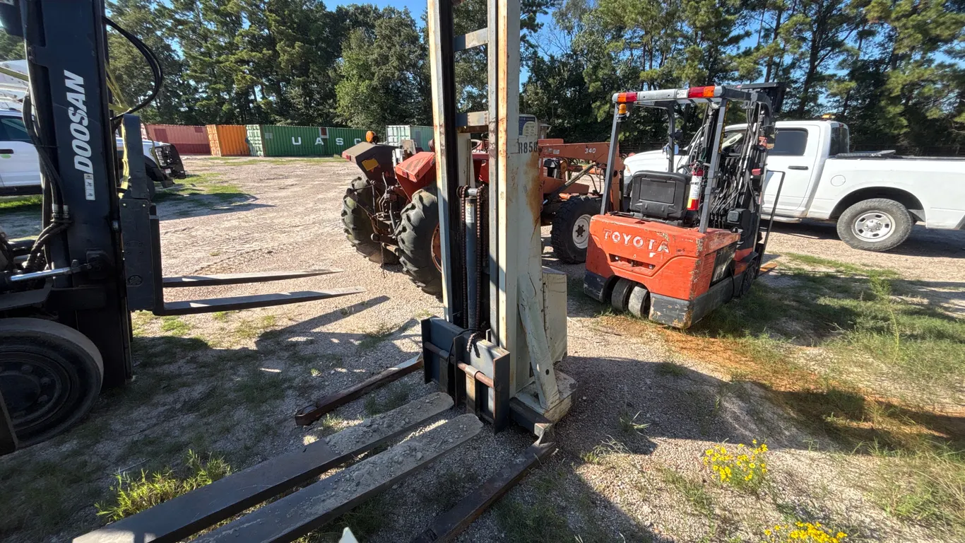 CROWN ELECTRIC FORK LIFT SN: 1A247339