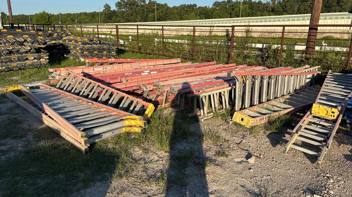 QTY OF APPROXIMATELY 37 LADDERS