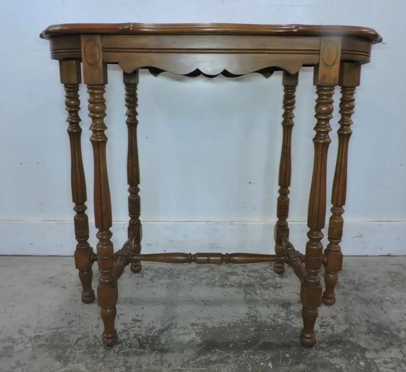 VINTAGE ACCENT TABLE, SERPENTINE EDGE, SCALLOPED