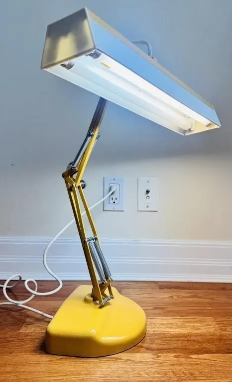 MCM INDUSTRIAL ARTICULATING FLUORESCENT DESK LAMP