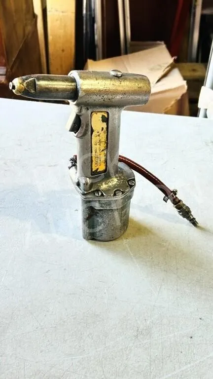 Hydrolic POP rivet gun