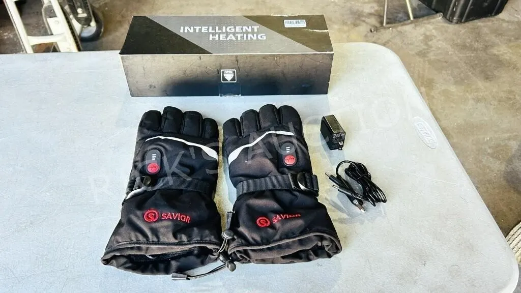Pair of Savior heated gloves , complete
