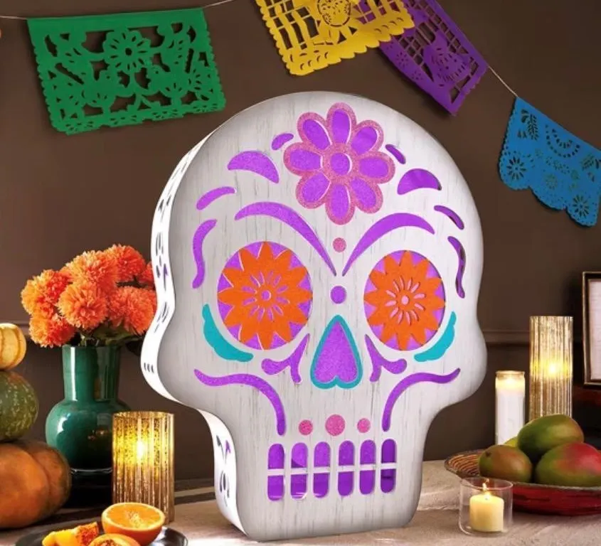 Pre-Lit Color Changing Skull