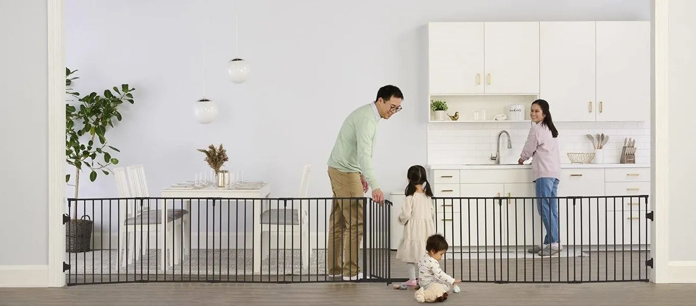 Regalo 2-in-1 Safety Gate Play Yard 192 Wide