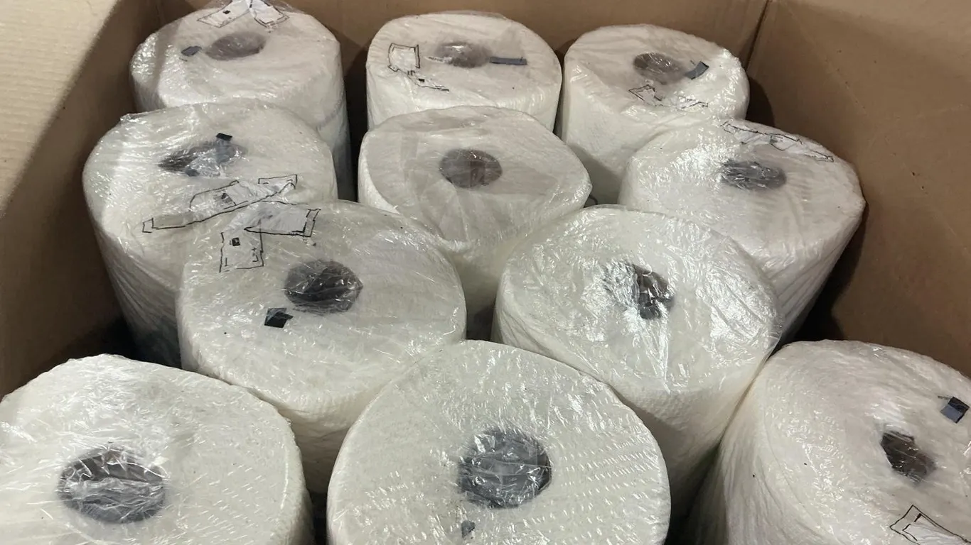 Bulk Case White Paper Towel Rolls
