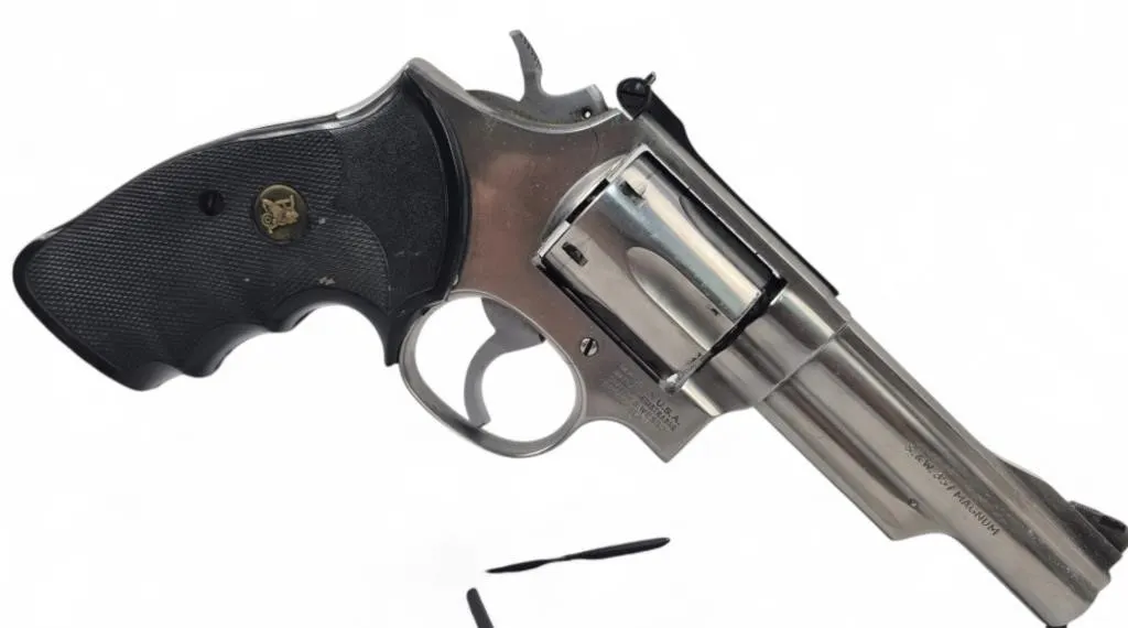 Smith & Wesson 66-2 Revolver