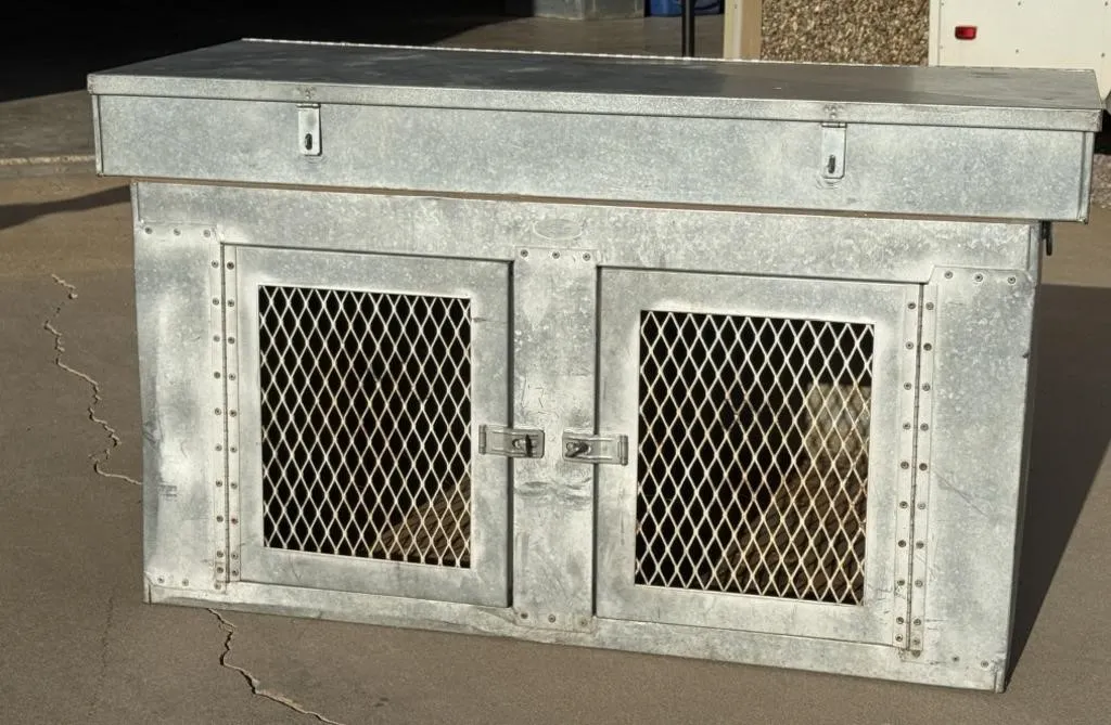 2 Dog Hunting Box with accessory compartment