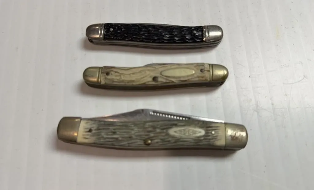 3 Pocket Knives