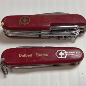 2 Swiss Army Knives