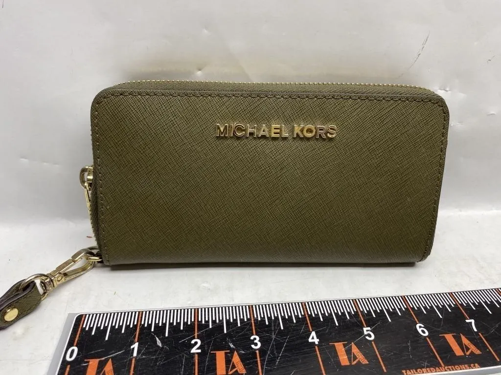 Michael Kors Wristlet Wallet