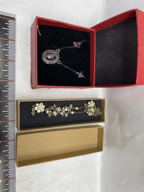Vintage silver-tone amethyst necklace & floral