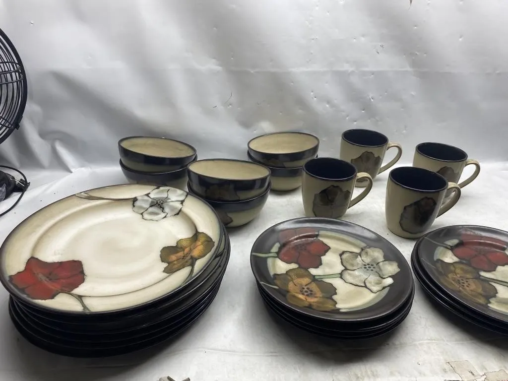 Floral Stoneware Dinnerware Set, Plates/Bowls/Mugs